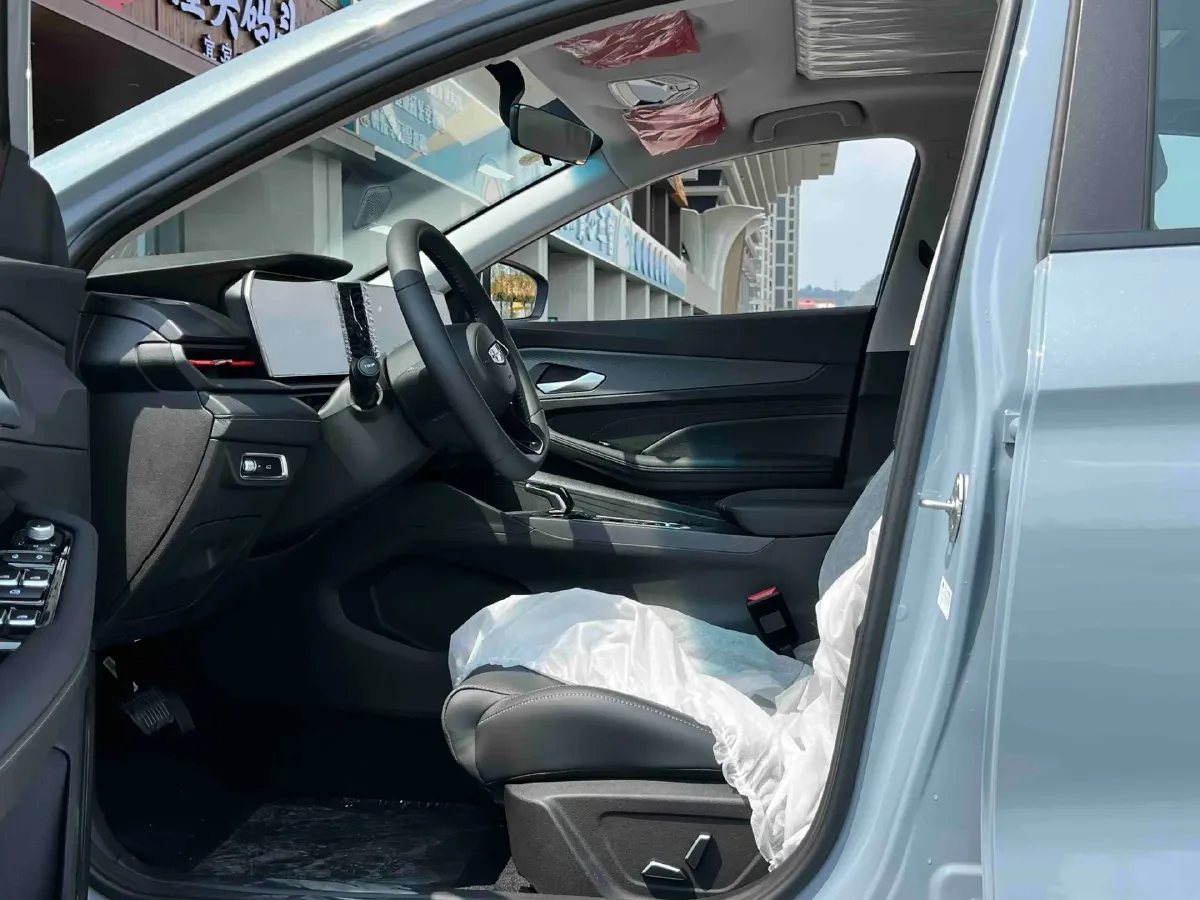 2024 Geely Binray 1.5T 181HP L4 7DCT,autocango,china used car exporter,china ev exporter,chinese used car exporter,chinese used ev exporter