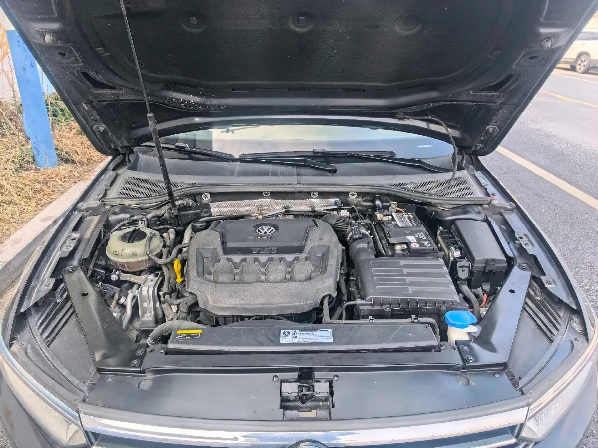 2019 Volkswagen Magotan 2.0T 186HP L4 7DCT,autocango,china used car exporter,china ev exporter,chinese used car exporter,chinese used ev exporter