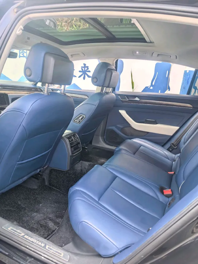 2019 Volkswagen Magotan 2.0T 186HP L4 7DCT,autocango,china used car exporter,china ev exporter,chinese used car exporter,chinese used ev exporter