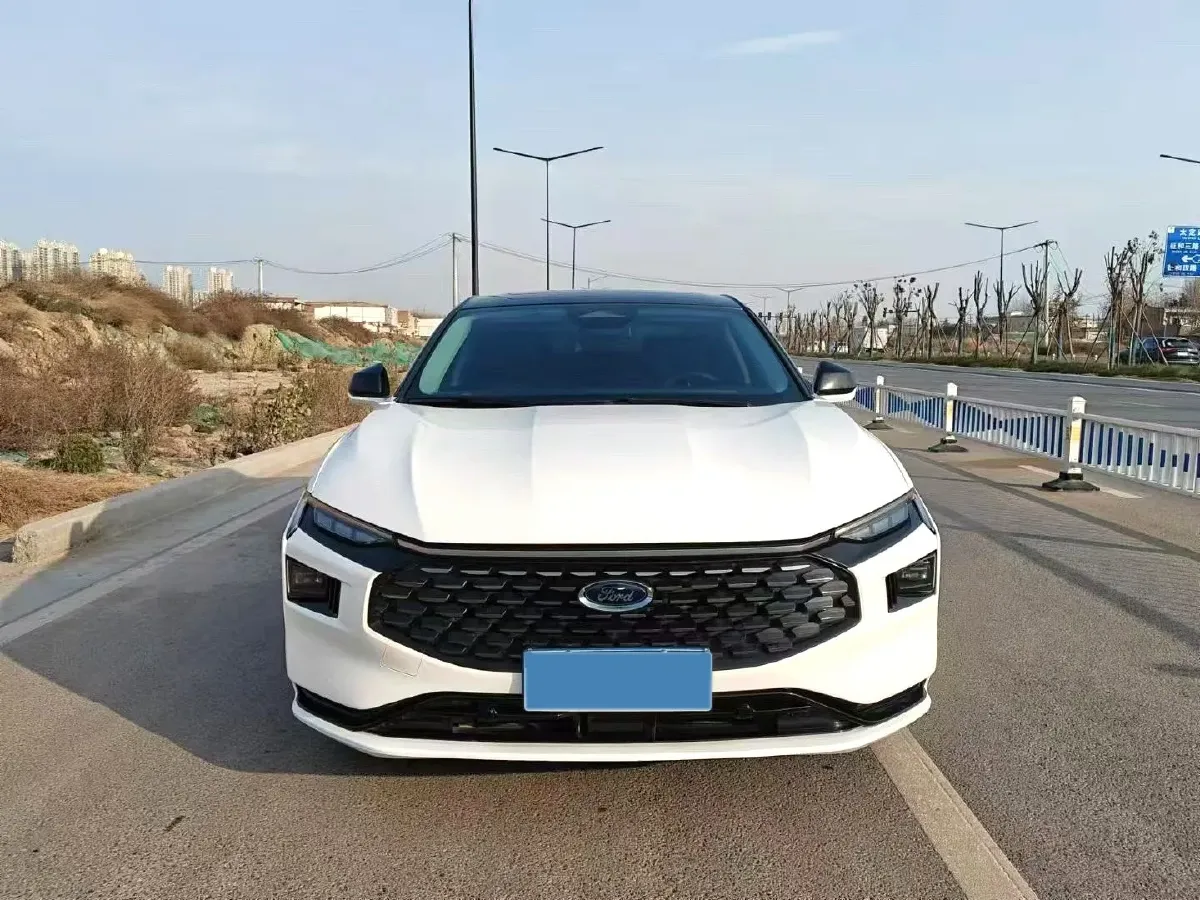 2022 Ford Mondeo 2.0T 238HP L4 8AT,autocango,china used car exporter,china ev exporter,chinese used car exporter,chinese used ev exporter