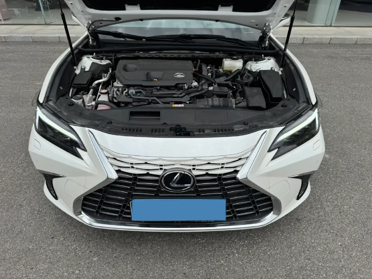 2025 Lexus ES 2.5L 178HP L4 E-CVT Hybrid,autocango,china used car exporter,china ev exporter,chinese used car exporter,chinese used ev exporter