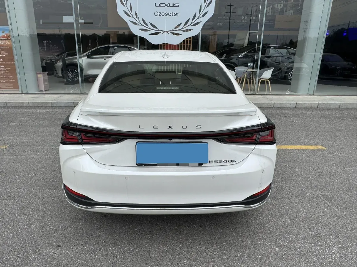 2025 Lexus ES 2.5L 178HP L4 E-CVT Hybrid,autocango,china used car exporter,china ev exporter,chinese used car exporter,chinese used ev exporter