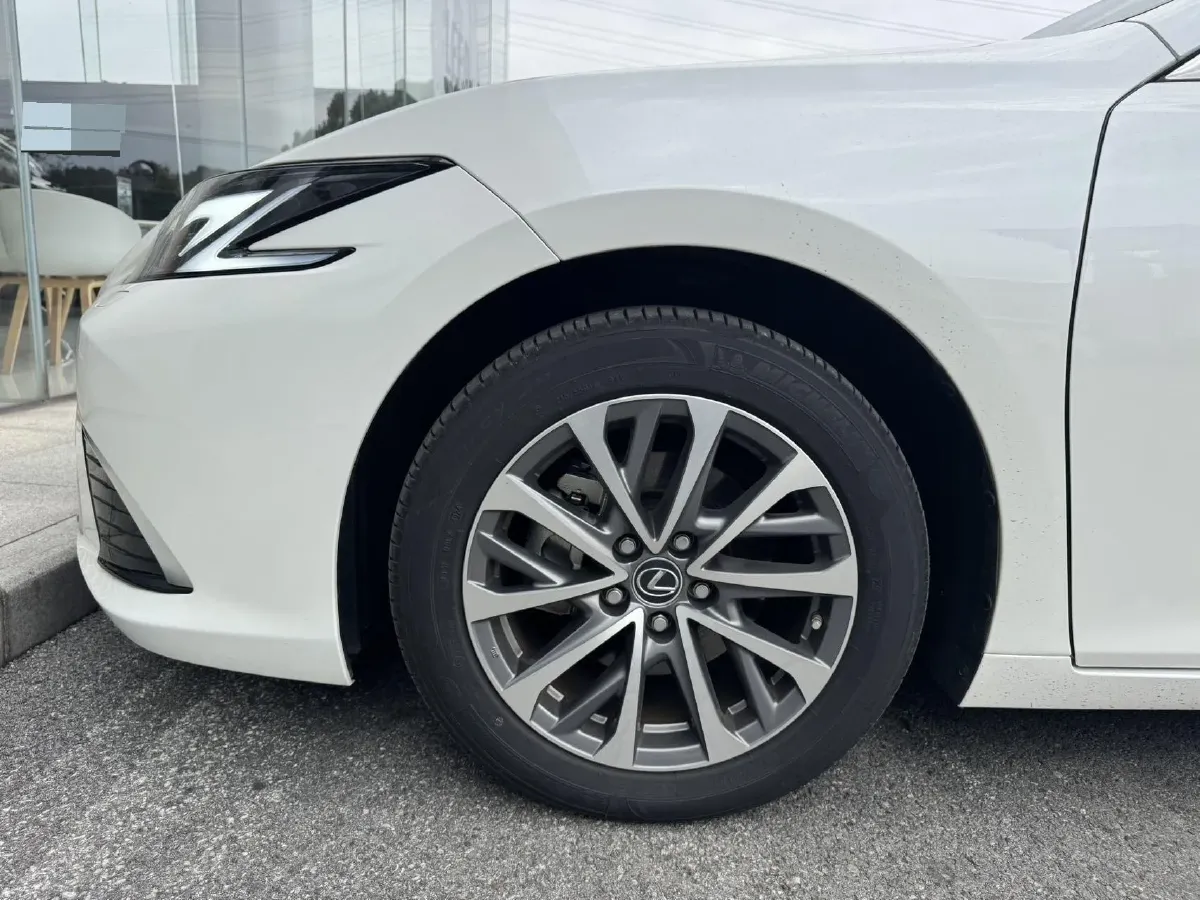 2025 Lexus ES 2.5L 178HP L4 E-CVT Hybrid,autocango,china used car exporter,china ev exporter,chinese used car exporter,chinese used ev exporter