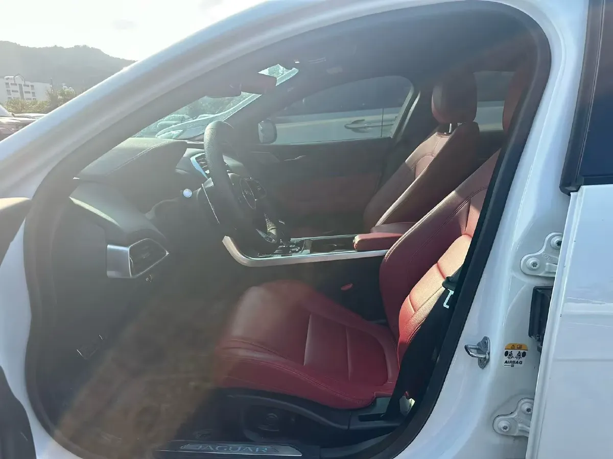 2023 Jaguar XEL 2.0T 250HP L4 8AT,autocango,china used car exporter,china ev exporter,chinese used car exporter,chinese used ev exporter