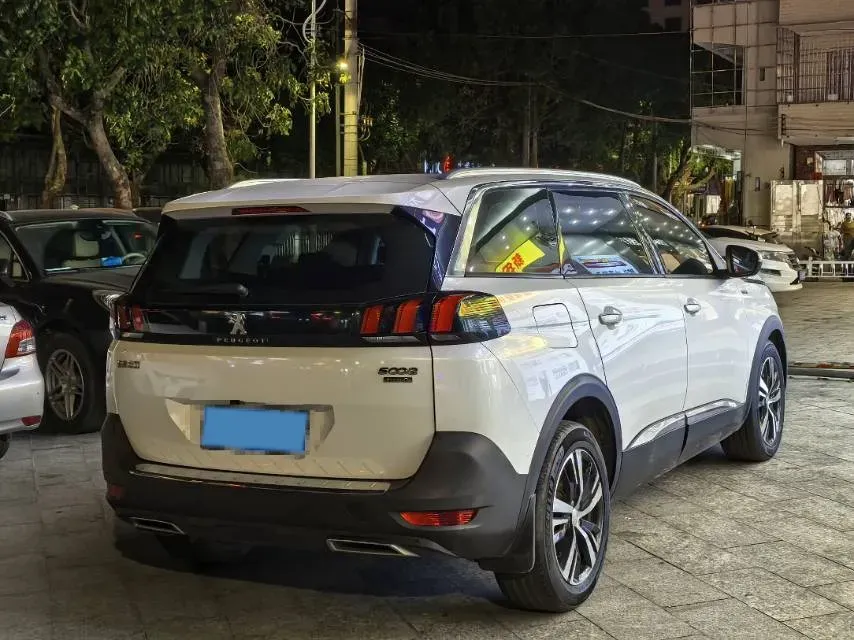 2017 Peugeot 5008 1.8T 204HP L4 6AT,autocango,china used car exporter,china ev exporter,chinese used car exporter,chinese used ev exporter
