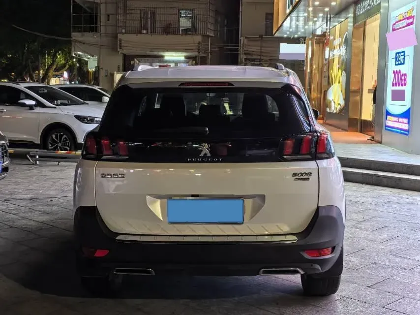 2017 Peugeot 5008 1.8T 204HP L4 6AT,autocango,china used car exporter,china ev exporter,chinese used car exporter,chinese used ev exporter