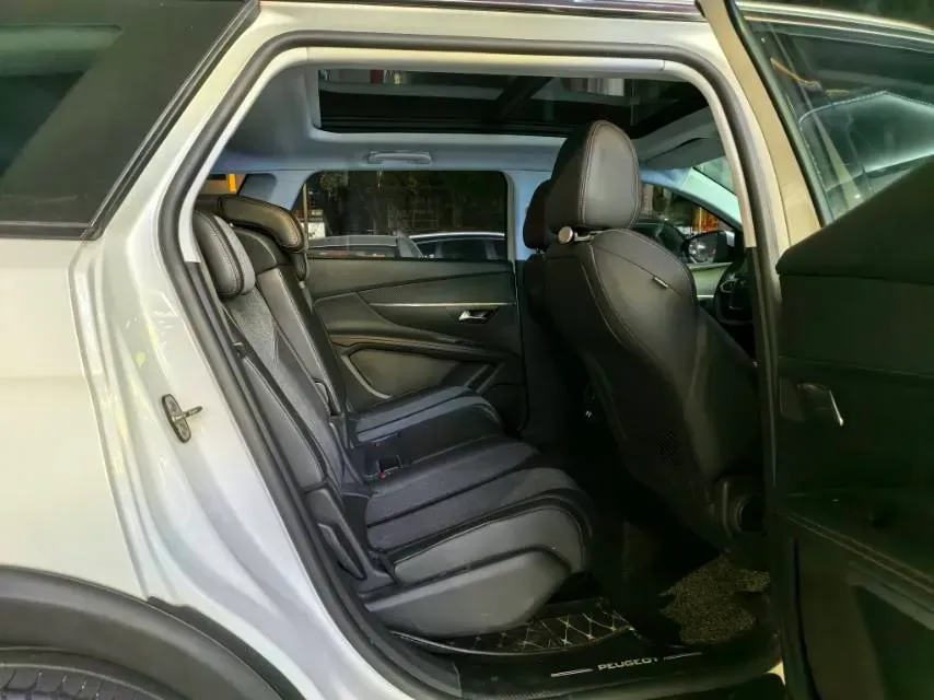 2017 Peugeot 5008 1.8T 204HP L4 6AT,autocango,china used car exporter,china ev exporter,chinese used car exporter,chinese used ev exporter