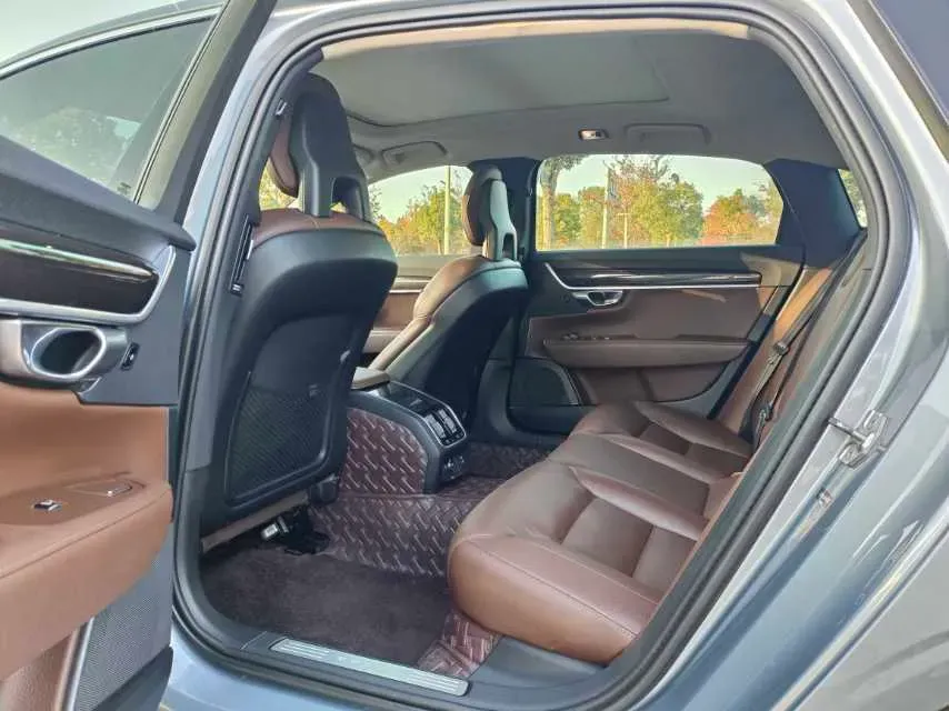 2018 Volvo S90 2.0T 190HP L4 8AT,autocango,china used car exporter,china ev exporter,chinese used car exporter,chinese used ev exporter