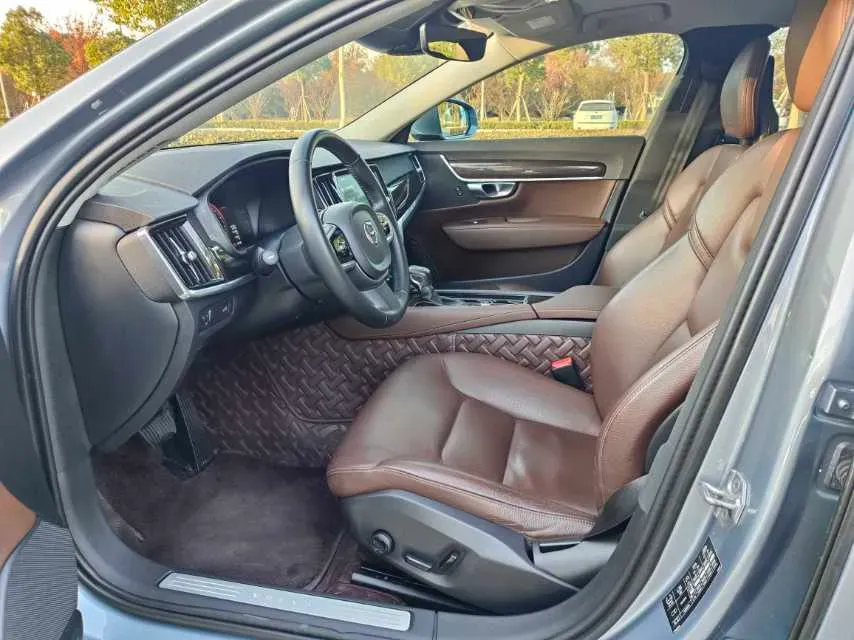 2018 Volvo S90 2.0T 190HP L4 8AT,autocango,china used car exporter,china ev exporter,chinese used car exporter,chinese used ev exporter