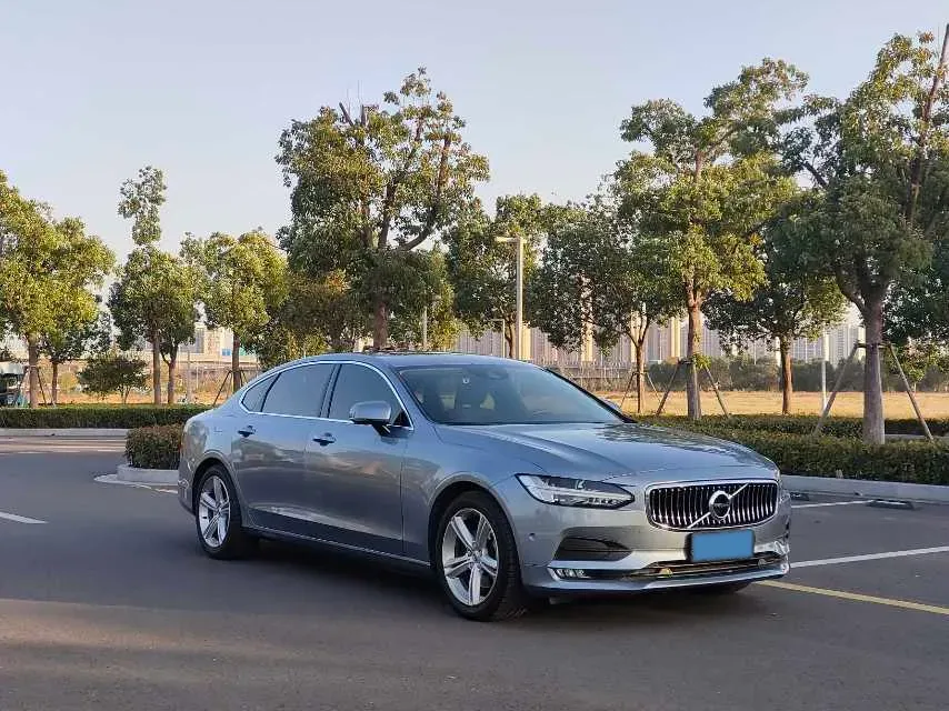 2018 Volvo S90 2.0T 190HP L4 8AT,autocango,china used car exporter,china ev exporter,chinese used car exporter,chinese used ev exporter