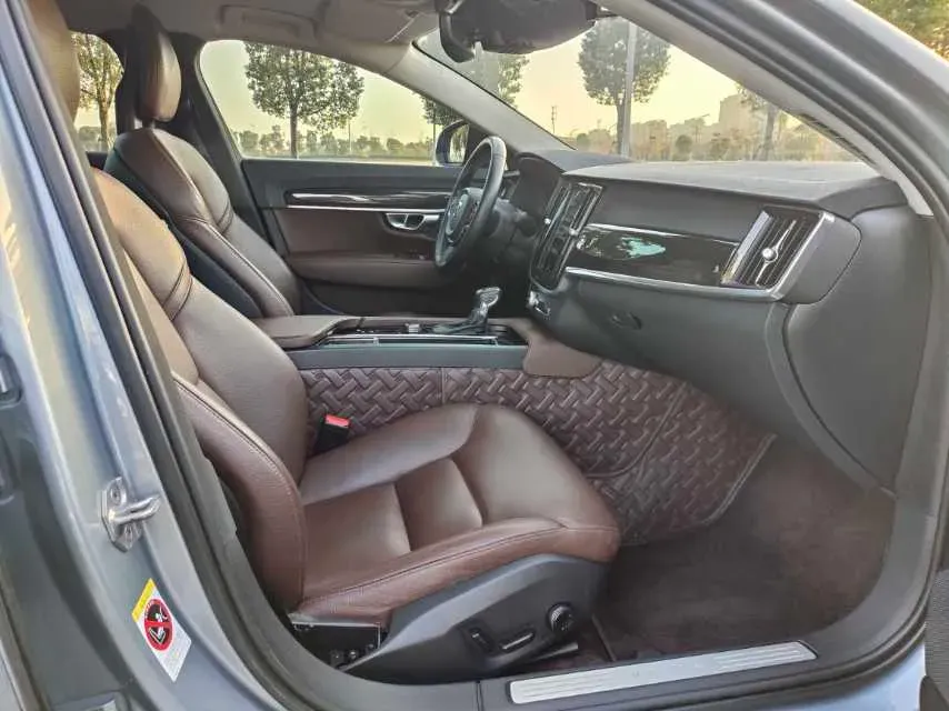 2018 Volvo S90 2.0T 190HP L4 8AT,autocango,china used car exporter,china ev exporter,chinese used car exporter,chinese used ev exporter