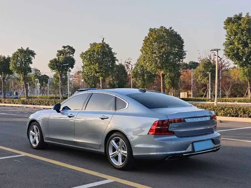 2018 Volvo S90 2.0T 190HP L4 8AT,autocango,china used car exporter,china ev exporter,chinese used car exporter,chinese used ev exporter