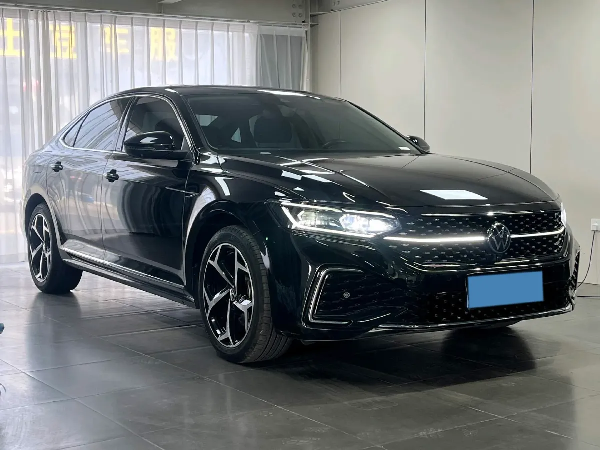 2023 Volkswagen Passat 2.0T 186HP L4 7DCT,autocango,china used car exporter,china ev exporter,chinese used car exporter,chinese used ev exporter