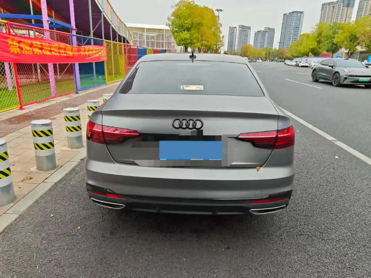2022 Audi A4L 2.0T 190HP L4 7DCT,autocango,china used car exporter,china ev exporter,chinese used car exporter,chinese used ev exporter