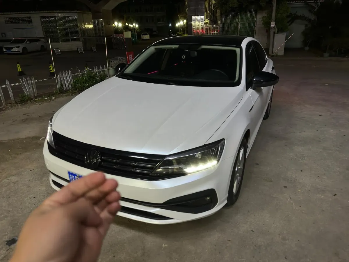 2019 Volkswagen T-Cross 1.4T 150HP L4 7DCT,autocango,china used car exporter,china ev exporter,chinese used car exporter,chinese used ev exporter