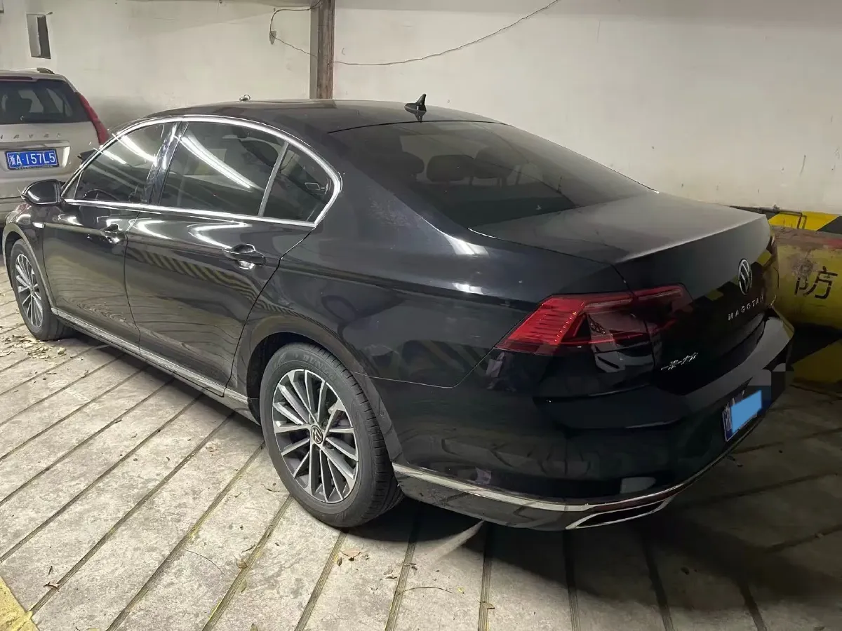 2020 Volkswagen Magotan 2.0T 220HP L4 7DCT,autocango,china used car exporter,china ev exporter,chinese used car exporter,chinese used ev exporter