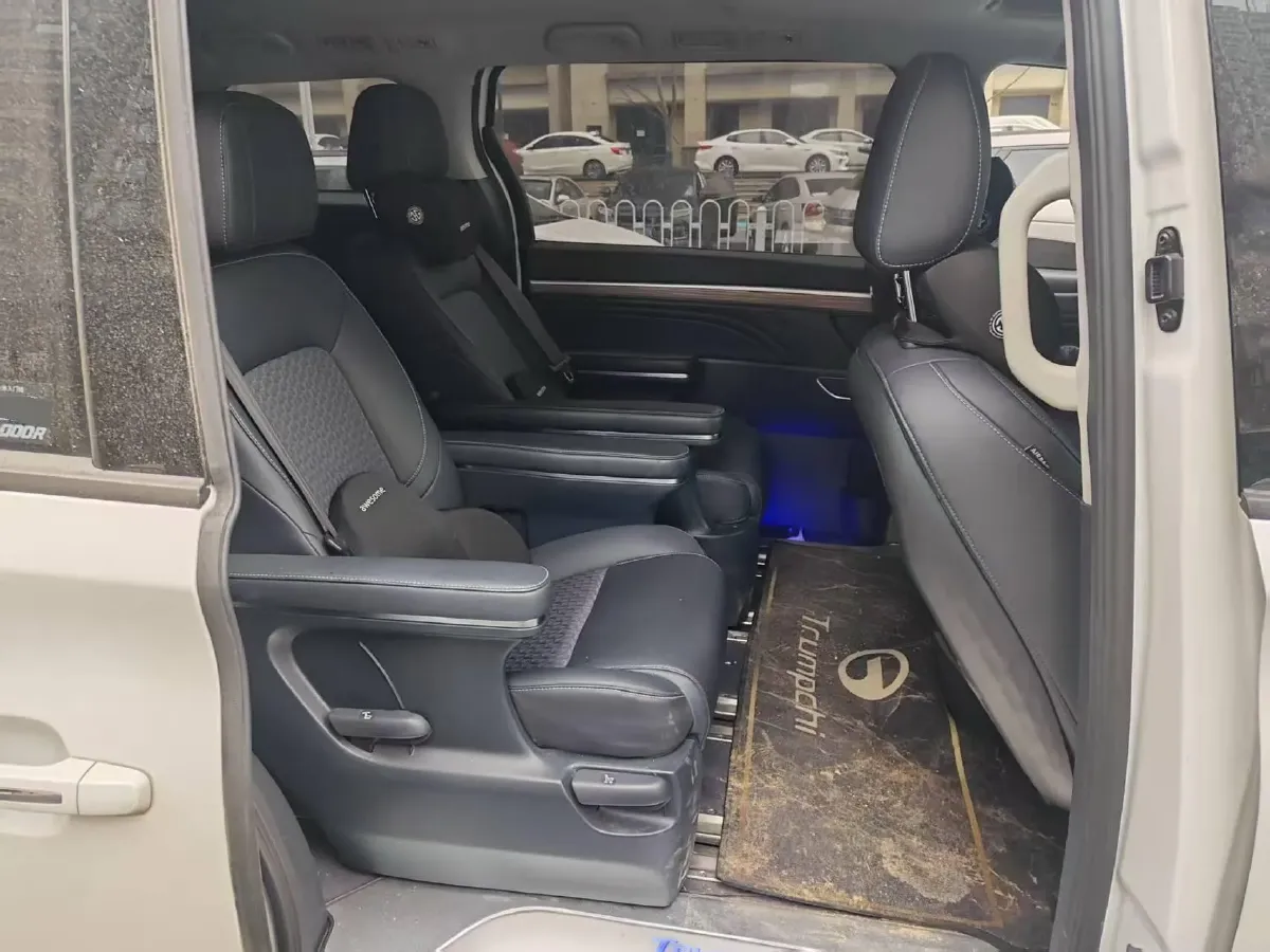 2023 GAC Trumpchi M8 2.0T 252HP L4 8AT,autocango,china used car exporter,china ev exporter,chinese used car exporter,chinese used ev exporter