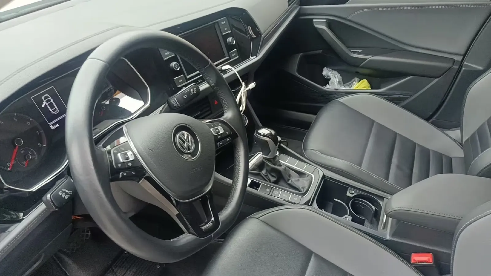 2019 Jeep Renegade 1.3T 173HP L4 7DCT,autocango,china used car exporter,china ev exporter,chinese used car exporter,chinese used ev exporter