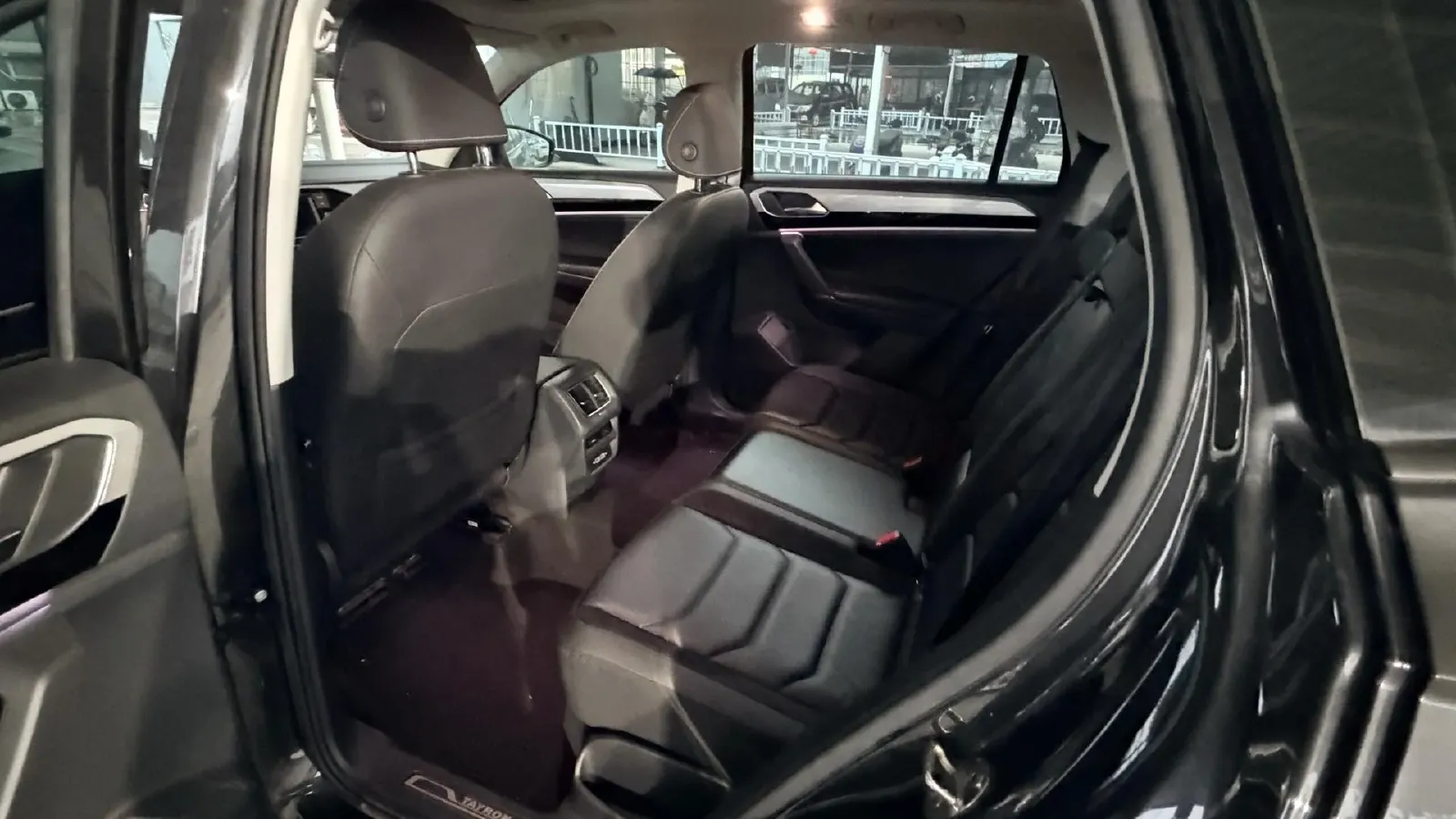 2019 Jeep Cherokee 2.0T 234HP L4 9AT,autocango,china used car exporter,china ev exporter,chinese used car exporter,chinese used ev exporter