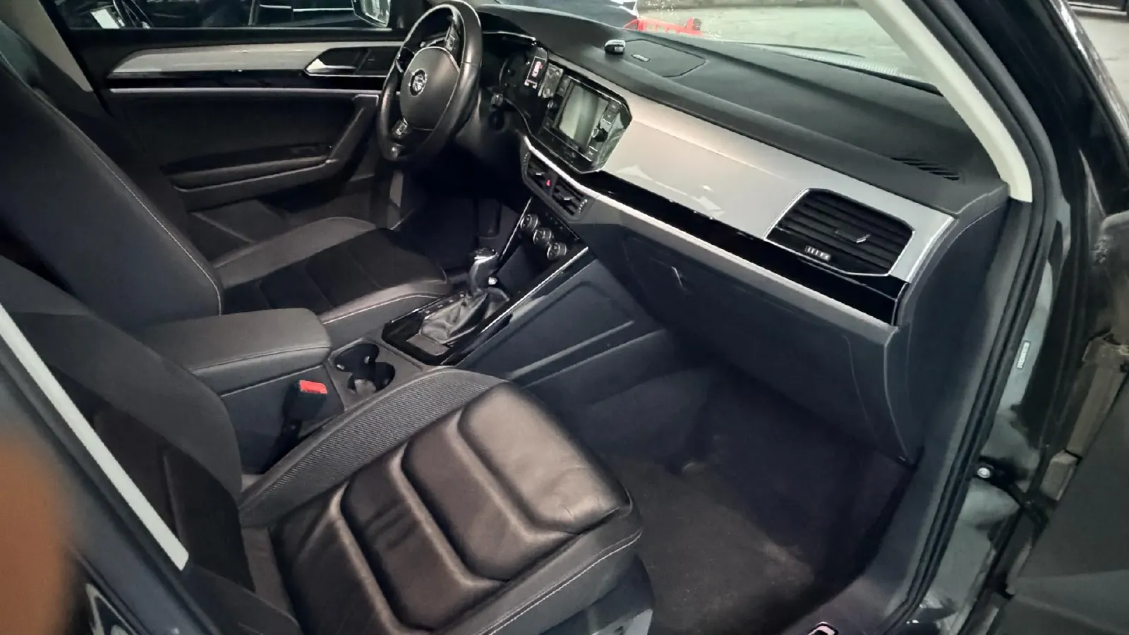 2019 Jeep Cherokee 2.0T 234HP L4 9AT,autocango,china used car exporter,china ev exporter,chinese used car exporter,chinese used ev exporter