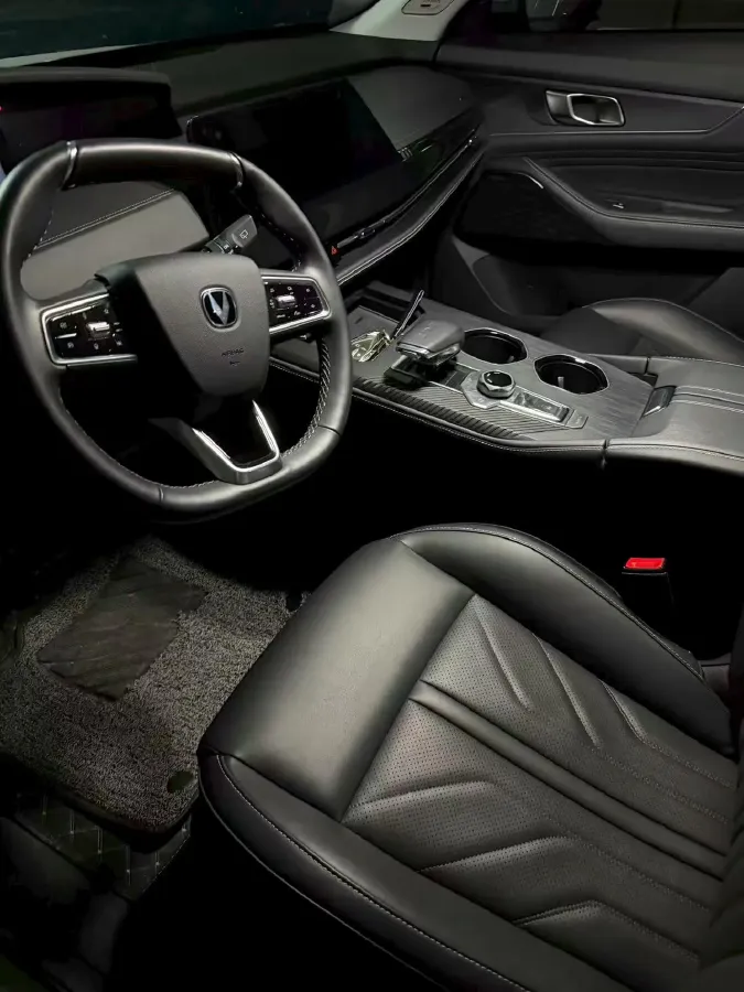 2024 ChangAn UNI-K 2.0T 233HP L4 8AT,autocango,china used car exporter,china ev exporter,chinese used car exporter,chinese used ev exporter