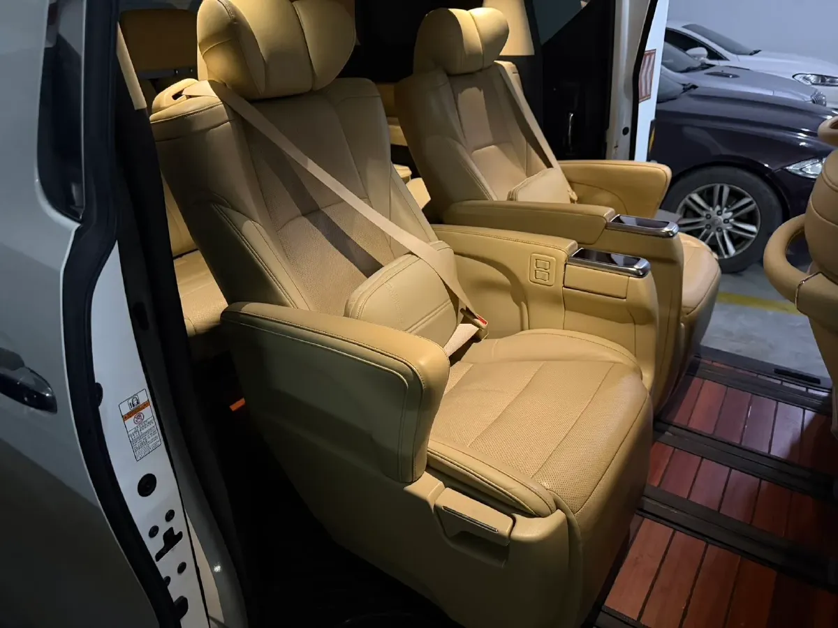 2015 Toyota Alphard 3.5L 275HP V6 6AT,autocango,china used car exporter,china ev exporter,chinese used car exporter,chinese used ev exporter