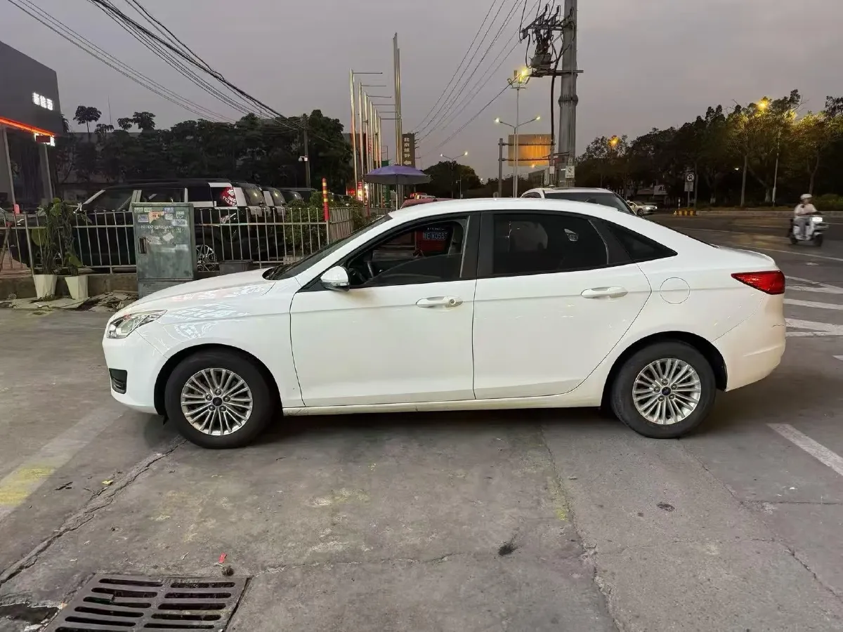 2017 Ford Escort 1.5L 113HP L4 6AT,autocango,china used car exporter,china ev exporter,chinese used car exporter,chinese used ev exporter