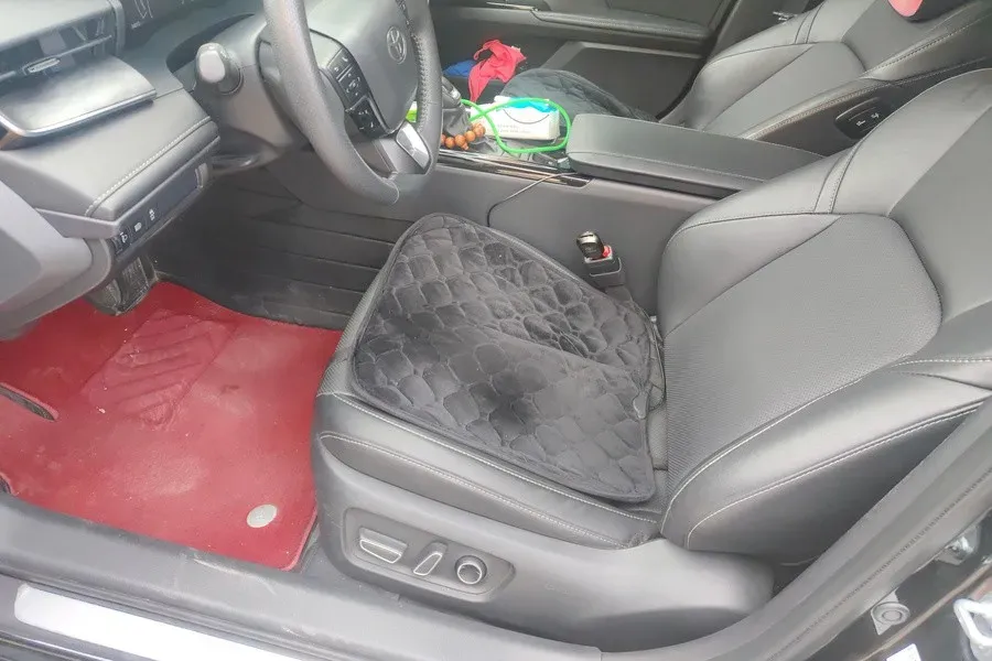 2024 Toyota Camry 2.0L 152HP L4 E-CVT Hybrid,autocango,china used car exporter,china ev exporter,chinese used car exporter,chinese used ev exporter