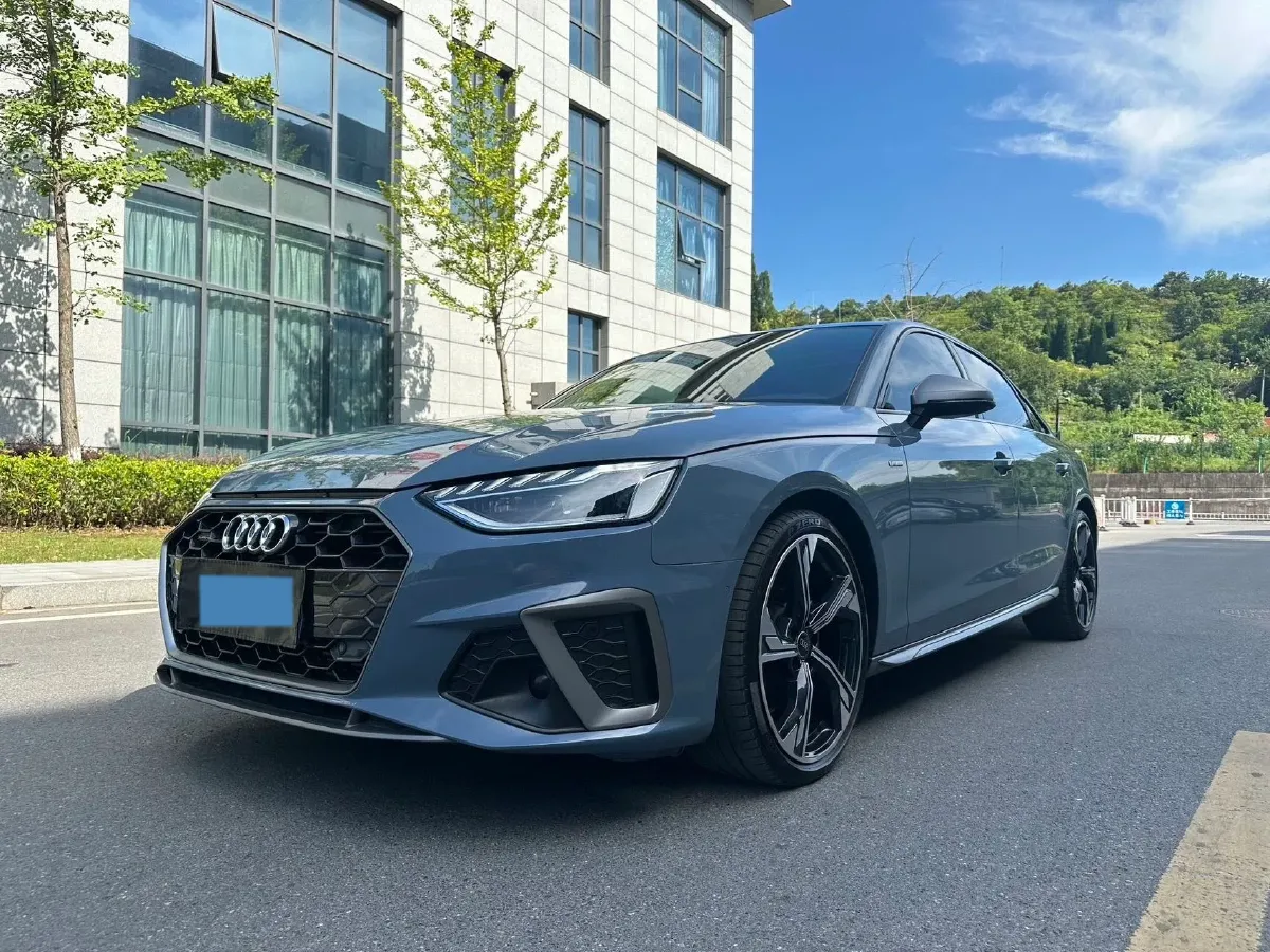 2022 Audi A4L 2.0T 190HP L4 7DCT,autocango,china used car exporter,china ev exporter,chinese used car exporter,chinese used ev exporter