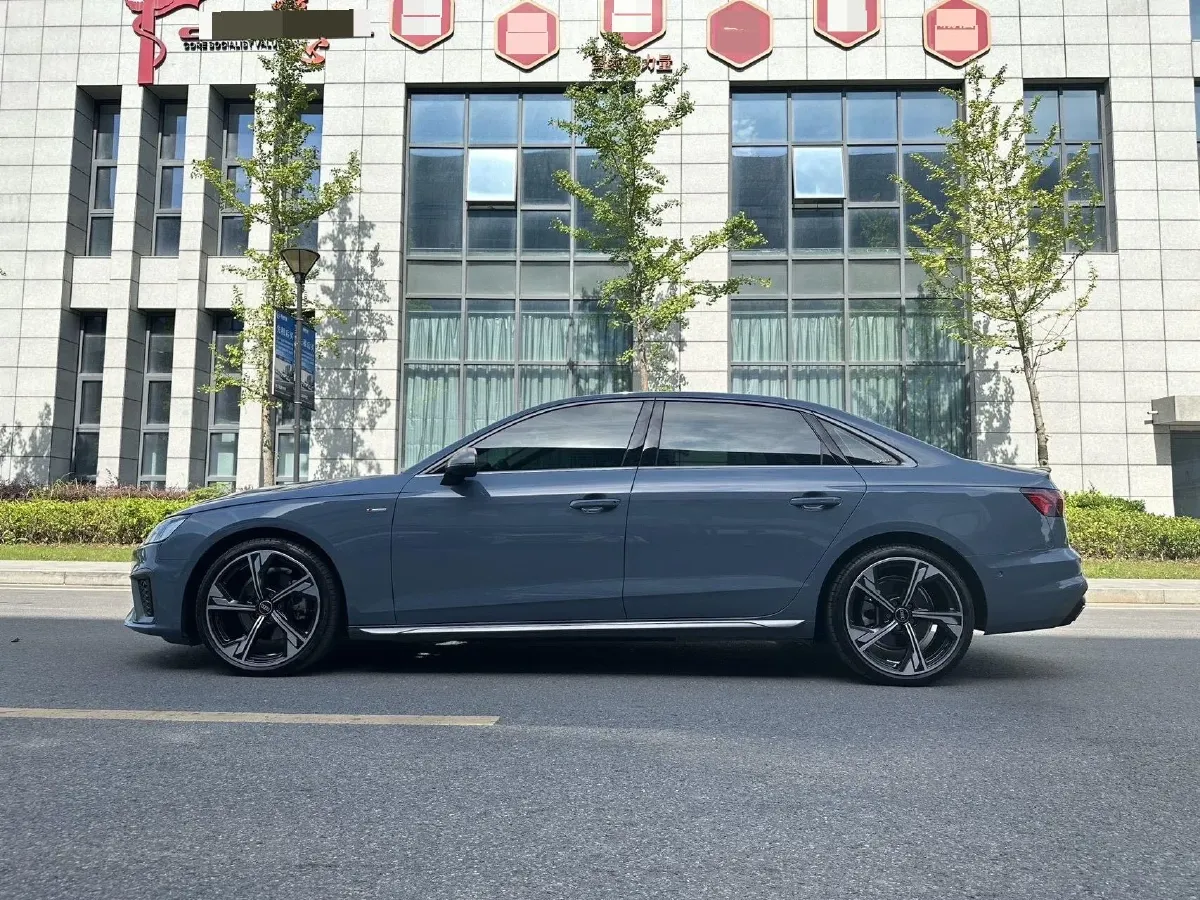 2022 Audi A4L 2.0T 190HP L4 7DCT,autocango,china used car exporter,china ev exporter,chinese used car exporter,chinese used ev exporter