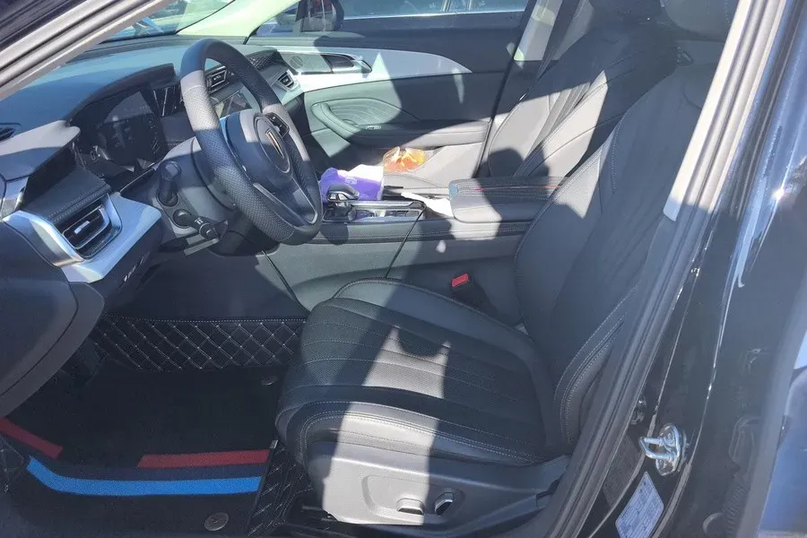 2024 HongQi H5 1.5T 169HP L4 7DCT,autocango,china used car exporter,china ev exporter,chinese used car exporter,chinese used ev exporter