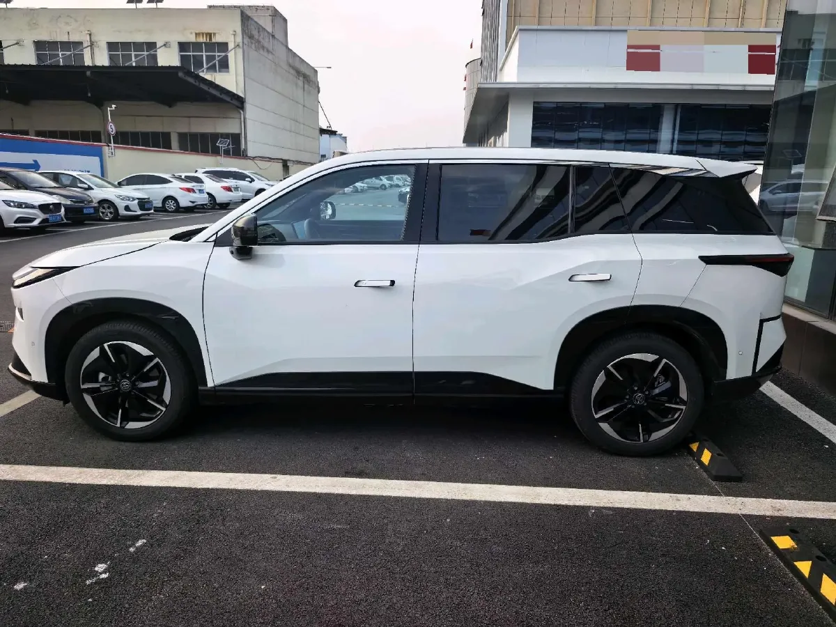 2025 Toyota BZ3X BEV 58.37KWH,autocango,china used car exporter,china ev exporter,chinese used car exporter,chinese used ev exporter