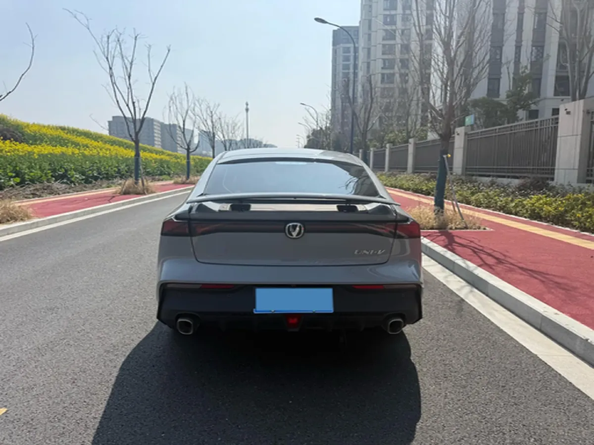 2023 ChangAn UNI-V 1.5T 188HP L4 7DCT,autocango,china used car exporter,china ev exporter,chinese used car exporter,chinese used ev exporter