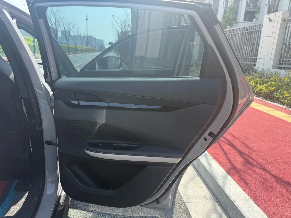 2023 ChangAn UNI-V 1.5T 188HP L4 7DCT,autocango,china used car exporter,china ev exporter,chinese used car exporter,chinese used ev exporter
