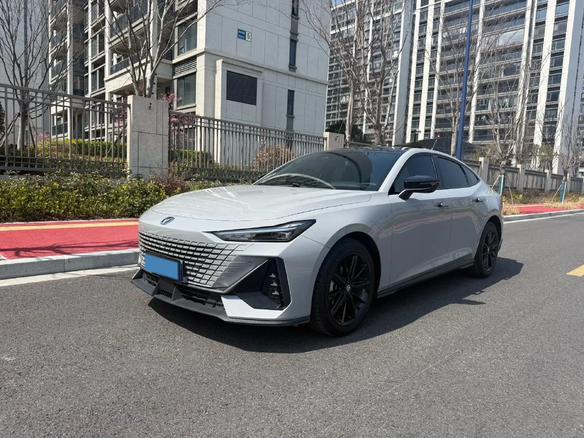 2023 ChangAn UNI-V 1.5T 188HP L4 7DCT,autocango,china used car exporter,china ev exporter,chinese used car exporter,chinese used ev exporter