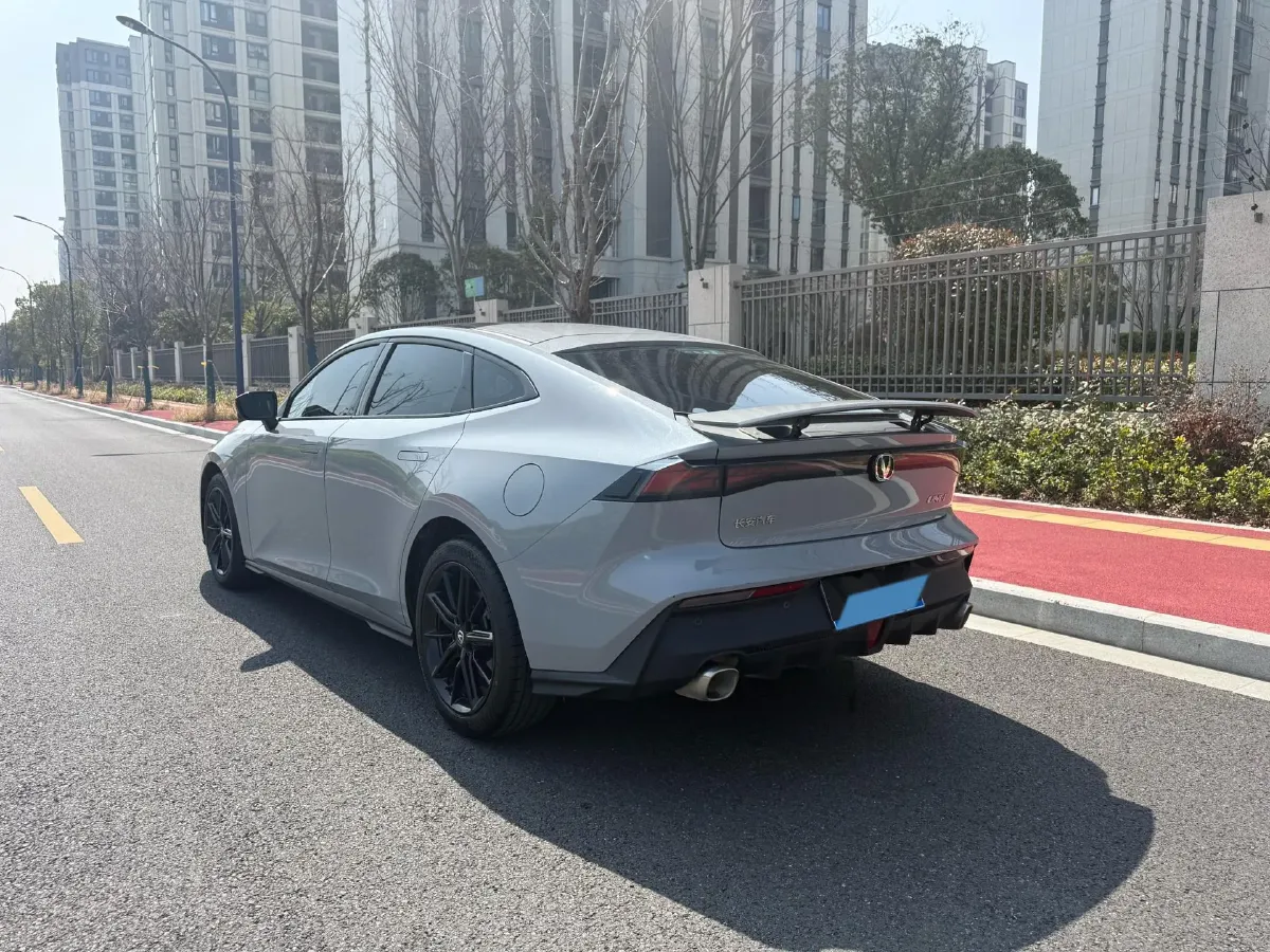 2023 ChangAn UNI-V 1.5T 188HP L4 7DCT,autocango,china used car exporter,china ev exporter,chinese used car exporter,chinese used ev exporter