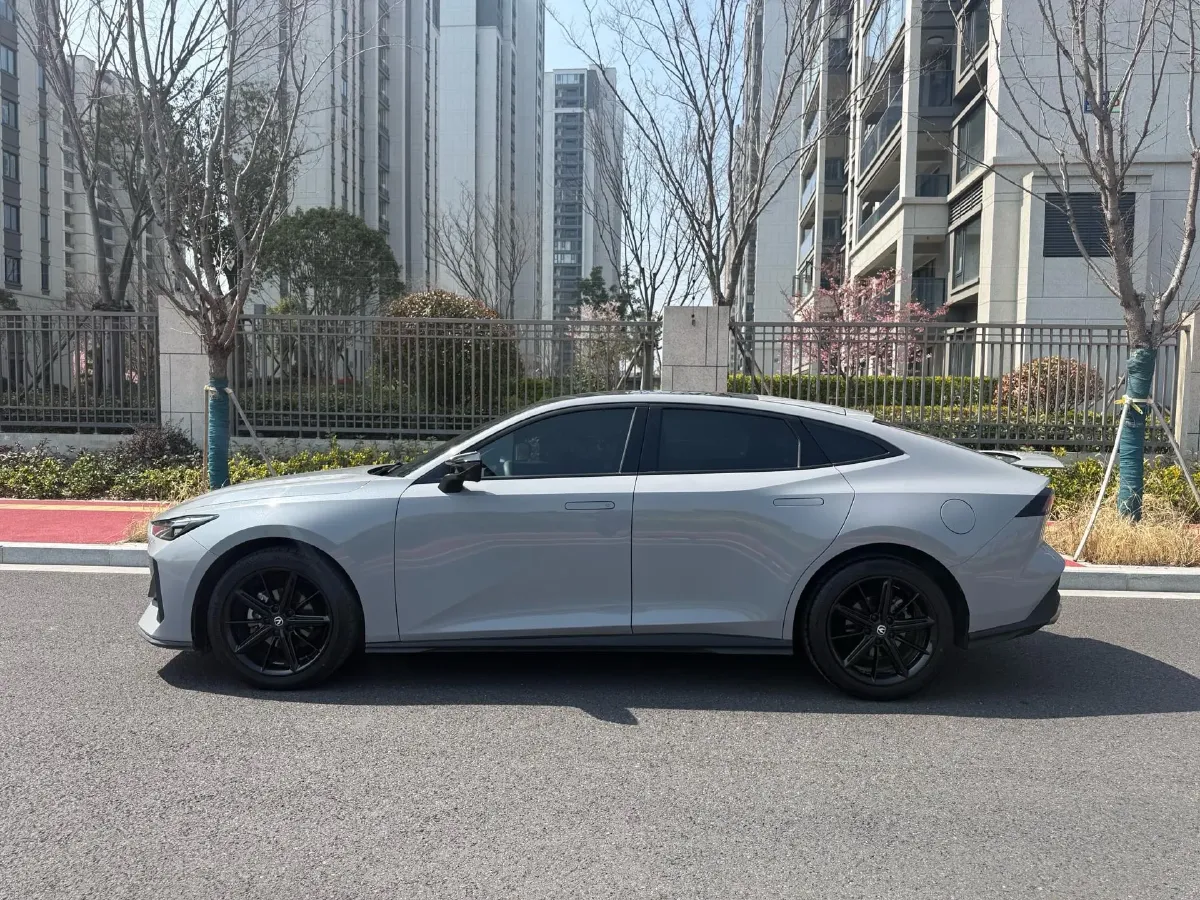 2023 ChangAn UNI-V 1.5T 188HP L4 7DCT,autocango,china used car exporter,china ev exporter,chinese used car exporter,chinese used ev exporter
