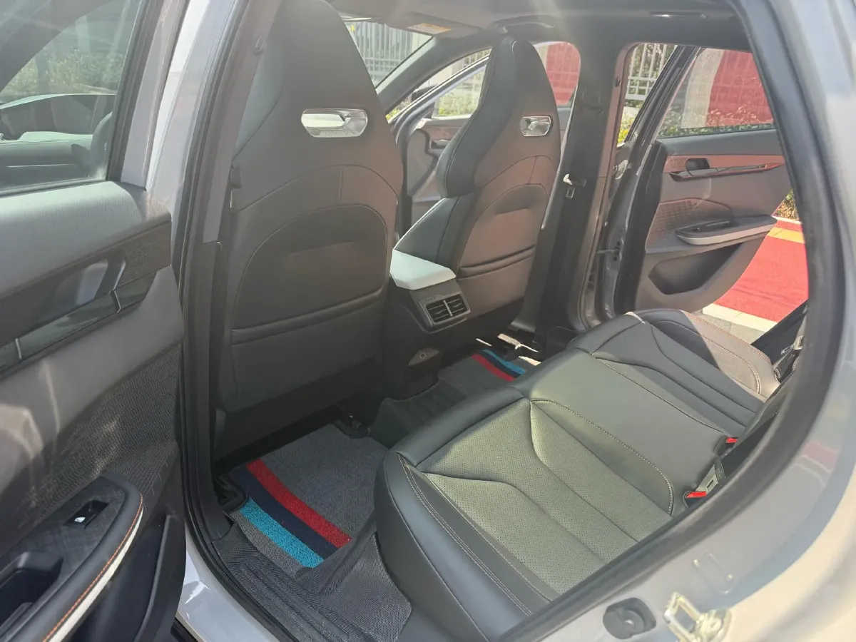 2023 ChangAn UNI-V 1.5T 188HP L4 7DCT,autocango,china used car exporter,china ev exporter,chinese used car exporter,chinese used ev exporter