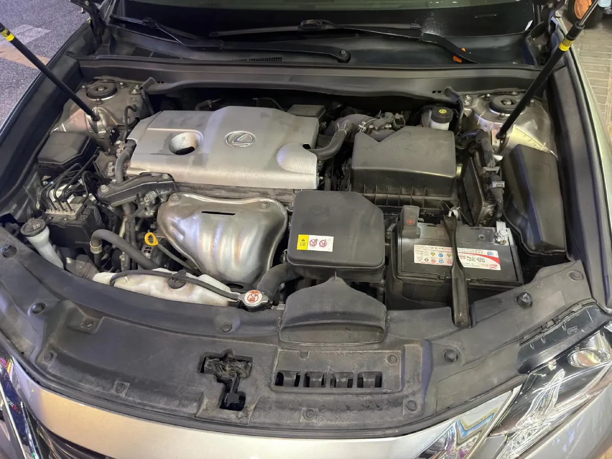 2015 Lexus ES 2.5L 184HP L4 6AT,autocango,china used car exporter,china ev exporter,chinese used car exporter,chinese used ev exporter