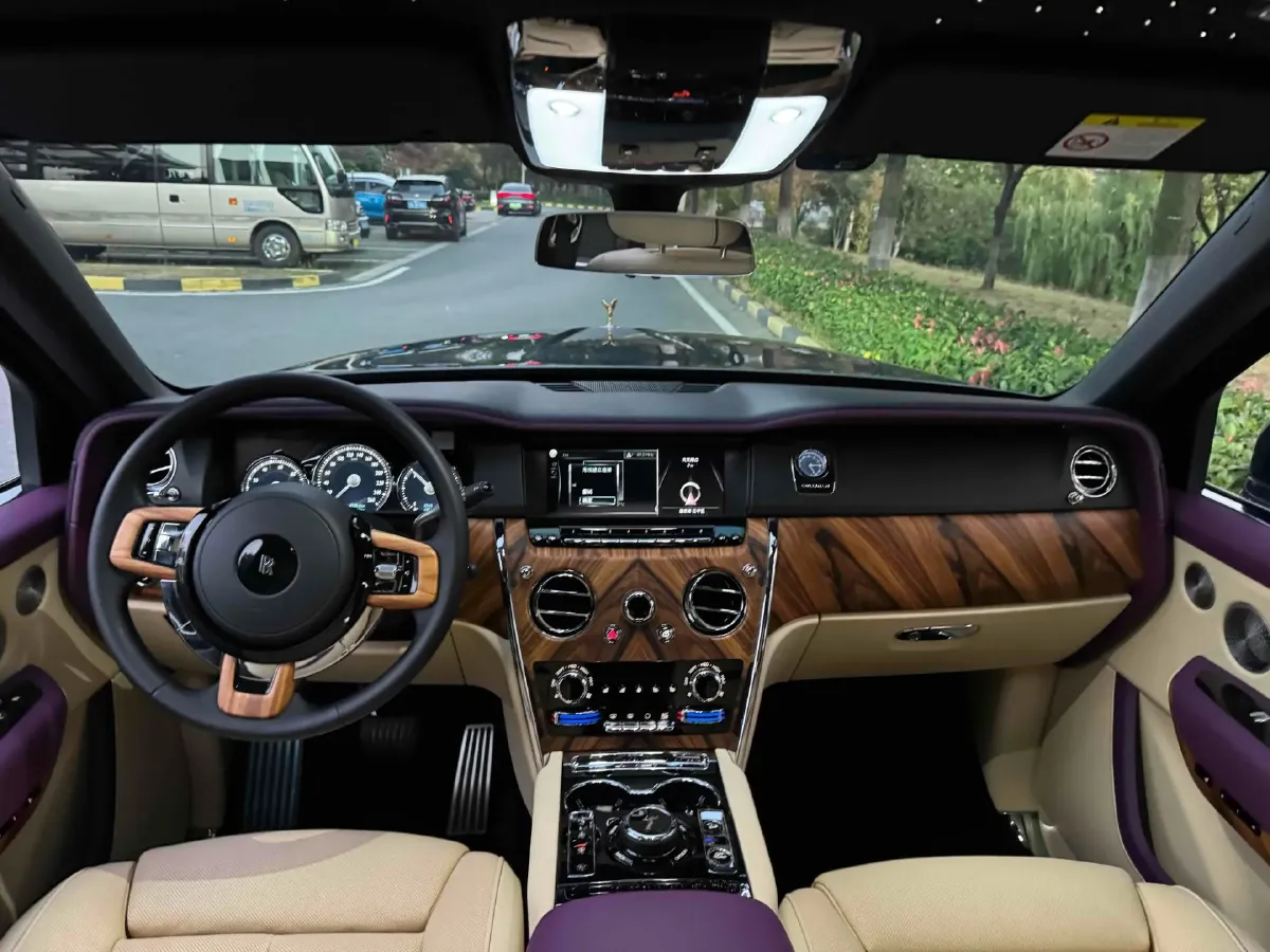 2018 Rolls-Royce Cullinan 6.7T 571HP V12 8AT,autocango,china used car exporter,china ev exporter,chinese used car exporter,chinese used ev exporter