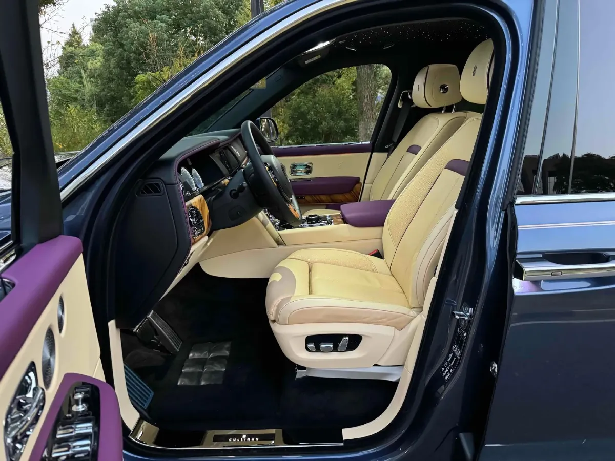 2018 Rolls-Royce Cullinan 6.7T 571HP V12 8AT,autocango,china used car exporter,china ev exporter,chinese used car exporter,chinese used ev exporter