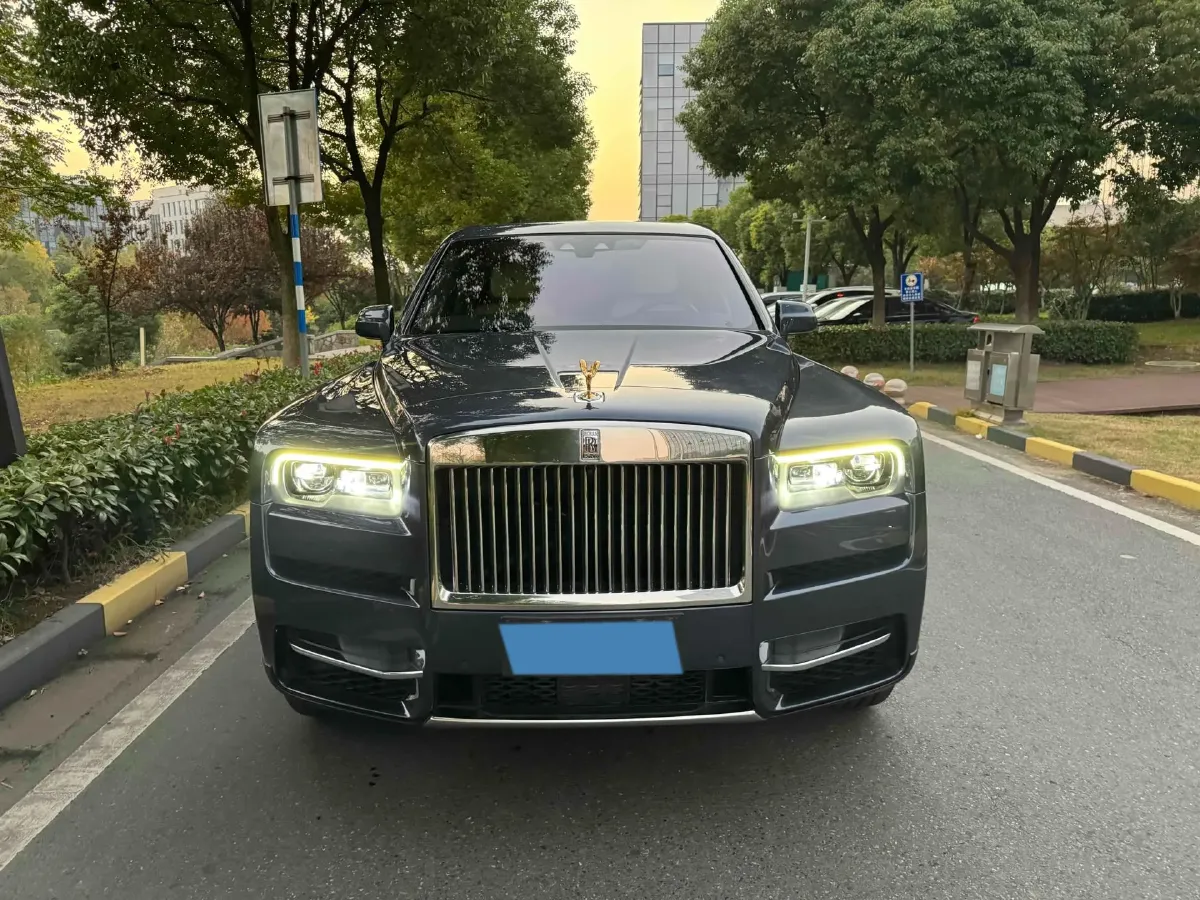2018 Rolls-Royce Cullinan 6.7T 571HP V12 8AT,autocango,china used car exporter,china ev exporter,chinese used car exporter,chinese used ev exporter