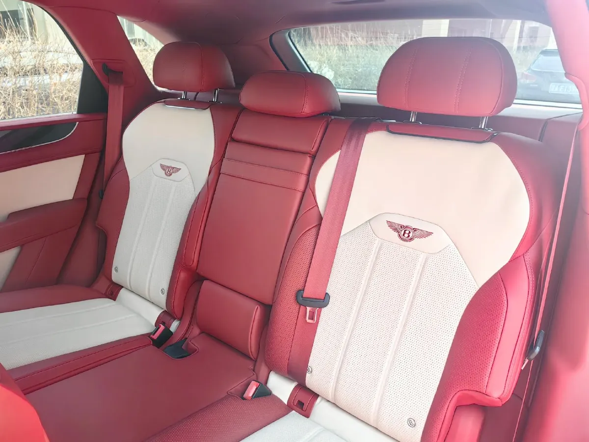 2022 Bentley Bentayga 4.0T 550HP V8 8AT,autocango,china used car exporter,china ev exporter,chinese used car exporter,chinese used ev exporter