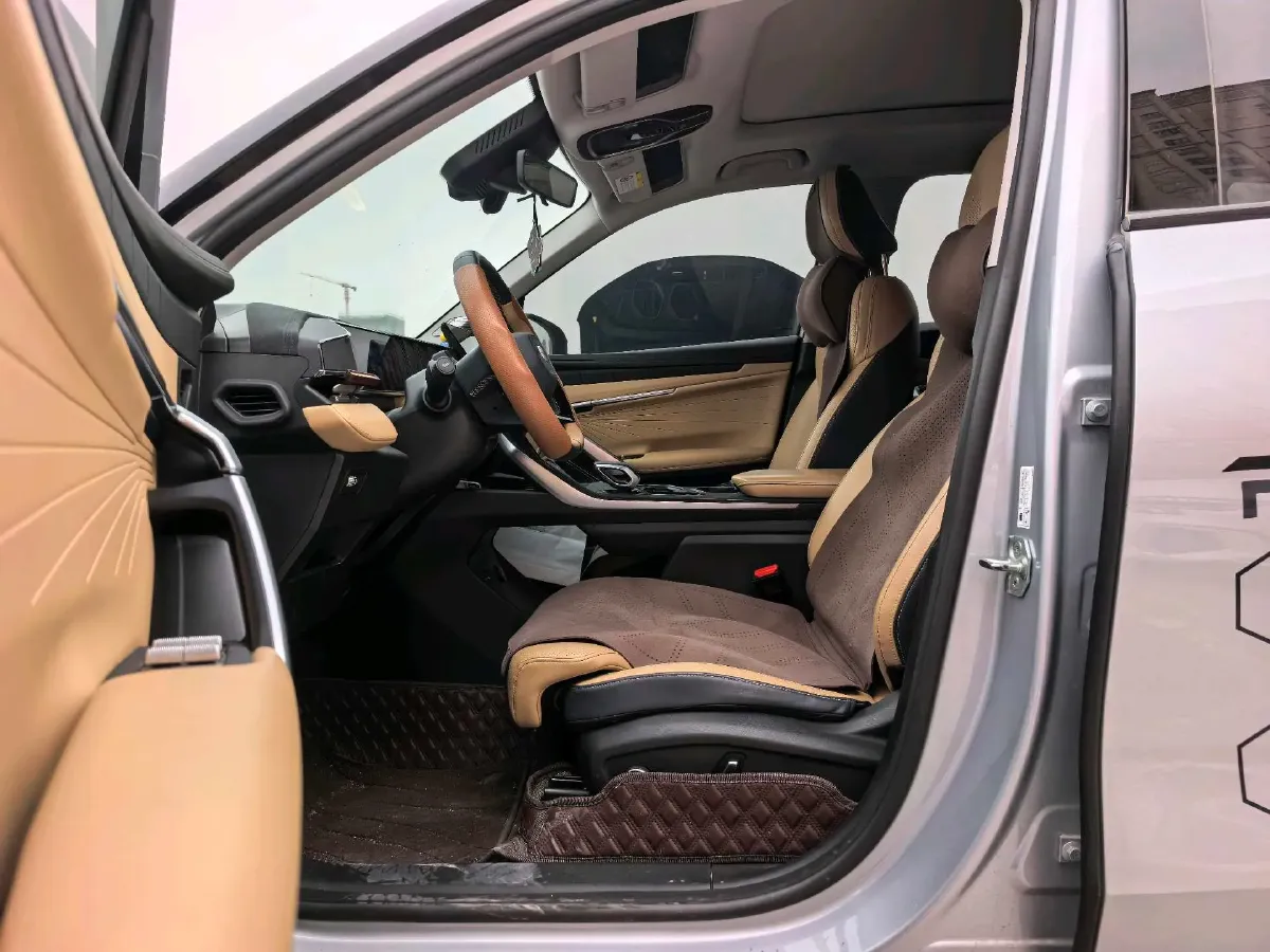 2023 Geely StarRay 2.0T 218HP L4 7DCT,autocango,china used car exporter,china ev exporter,chinese used car exporter,chinese used ev exporter