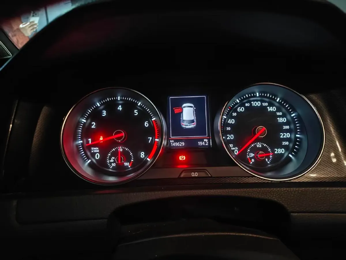 2016 Volkswagen GolfGTI 2.0T 220HP L4 7DCT,autocango,china used car exporter,china ev exporter,chinese used car exporter,chinese used ev exporter