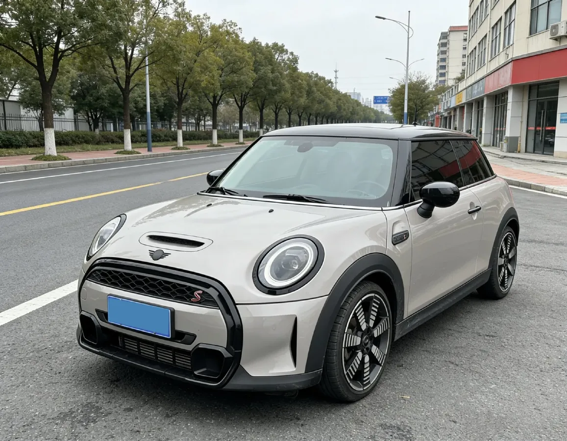 2022 MINI MINI 2.0T 192HP L4 7DCT,autocango,china used car exporter,china ev exporter,chinese used car exporter,chinese used ev exporter