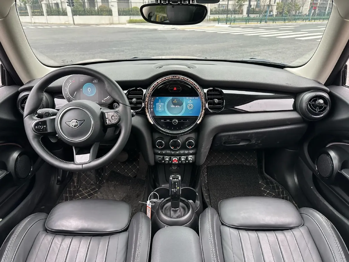 2022 MINI MINI 2.0T 192HP L4 7DCT,autocango,china used car exporter,china ev exporter,chinese used car exporter,chinese used ev exporter