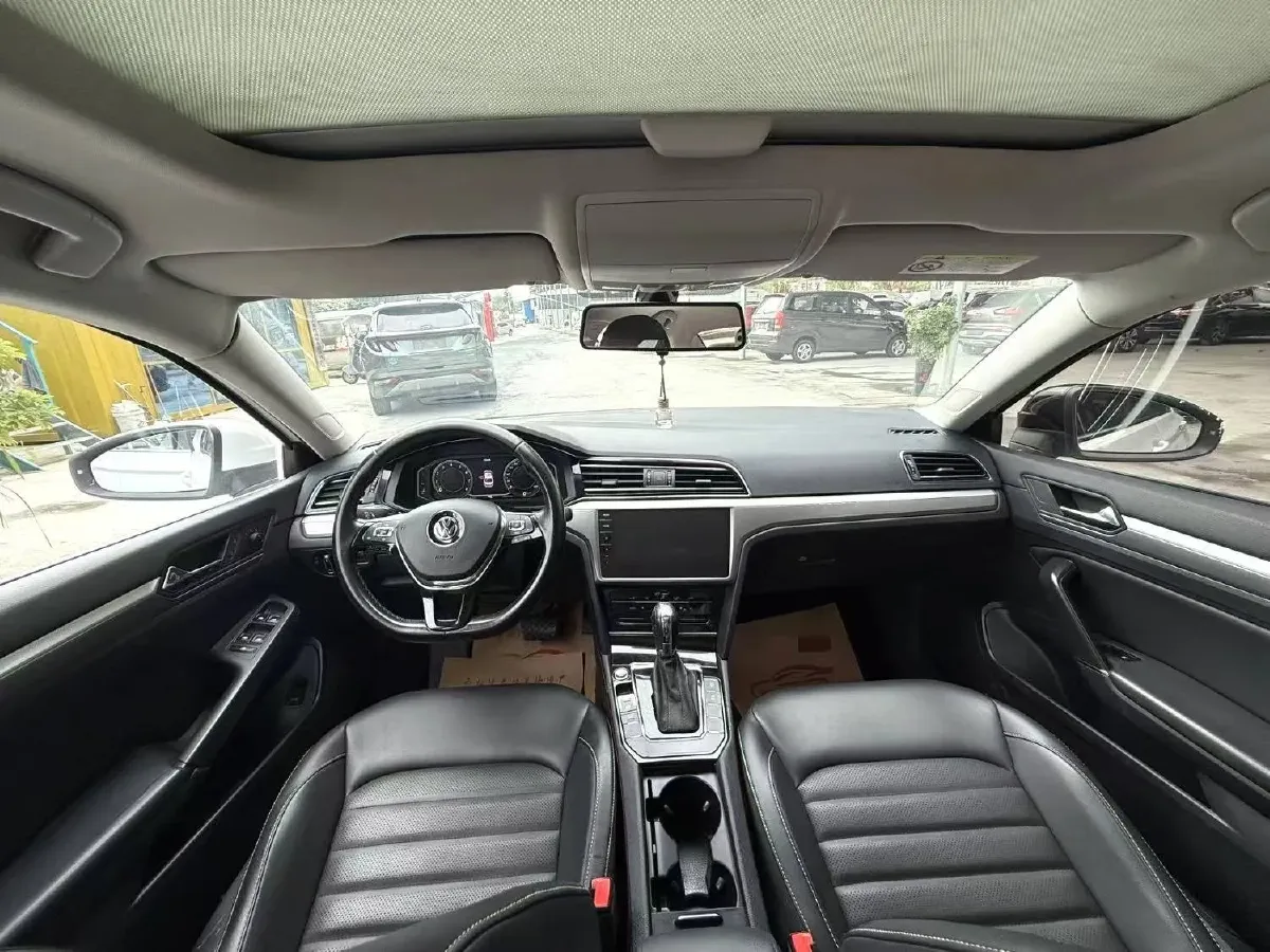 2021 Volkswagen T-Roc 1.4T 150HP L4 7DCT,autocango,china used car exporter,china ev exporter,chinese used car exporter,chinese used ev exporter