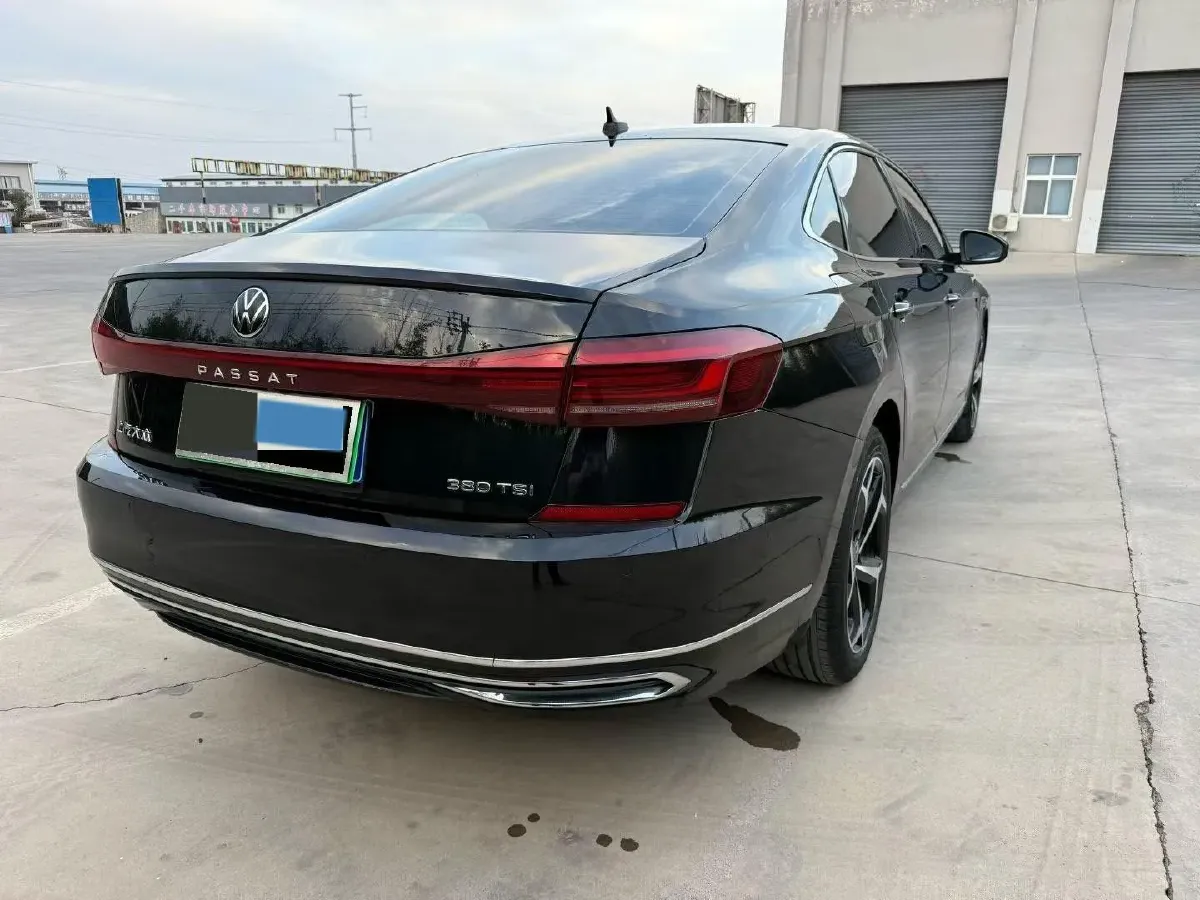 2024 Volkswagen Passat 2.0T 220HP L4 7DCT,autocango,china used car exporter,china ev exporter,chinese used car exporter,chinese used ev exporter