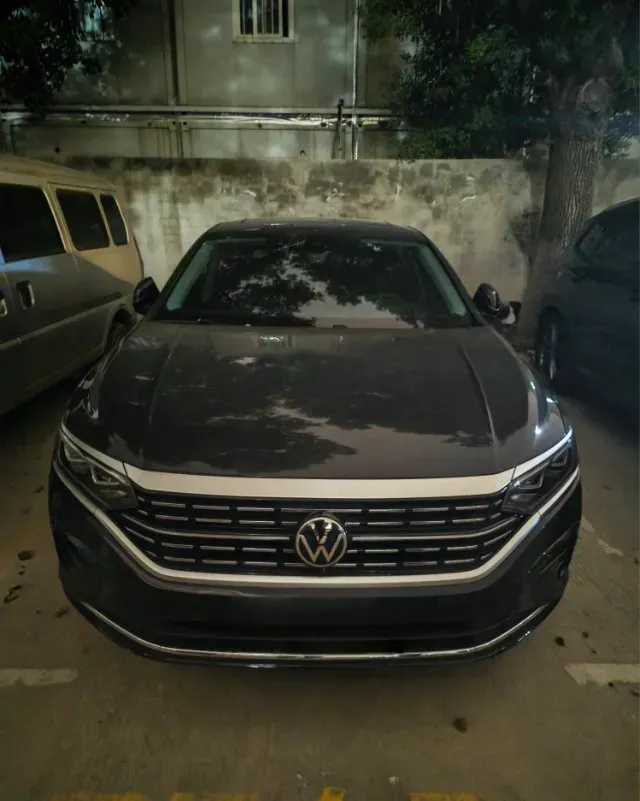 2024 Volkswagen Passat 2.0T 220HP L4 7DCT,autocango,china used car exporter,china ev exporter,chinese used car exporter,chinese used ev exporter